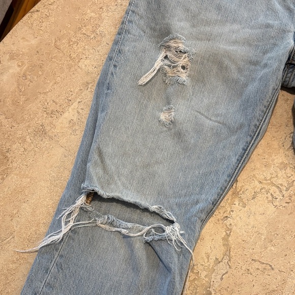 Levi’s 501 CT 26/32 Light Blue Distressed button fly Women Jeans - Picture 4 of 11